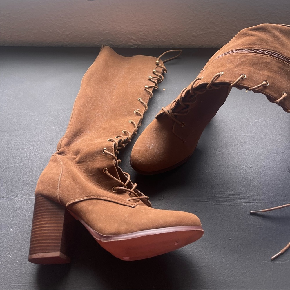 Heeled boots